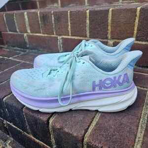 Hoka One One Clifton 9